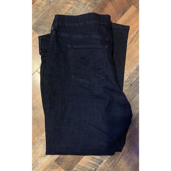 Levis Women's Classic Straight Fit Mid Rise Dark Wash Denim Jeans Size 22W M‎ - Picture 9 of 9